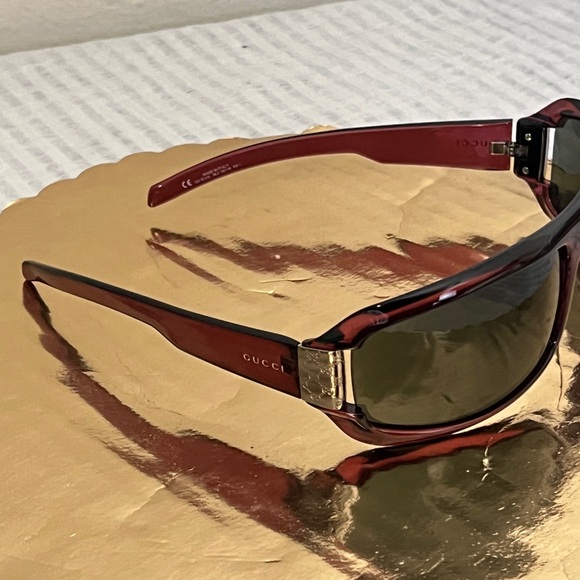 Gucci Wrap Around Sunglasses Oval Glasses for Women/Men...